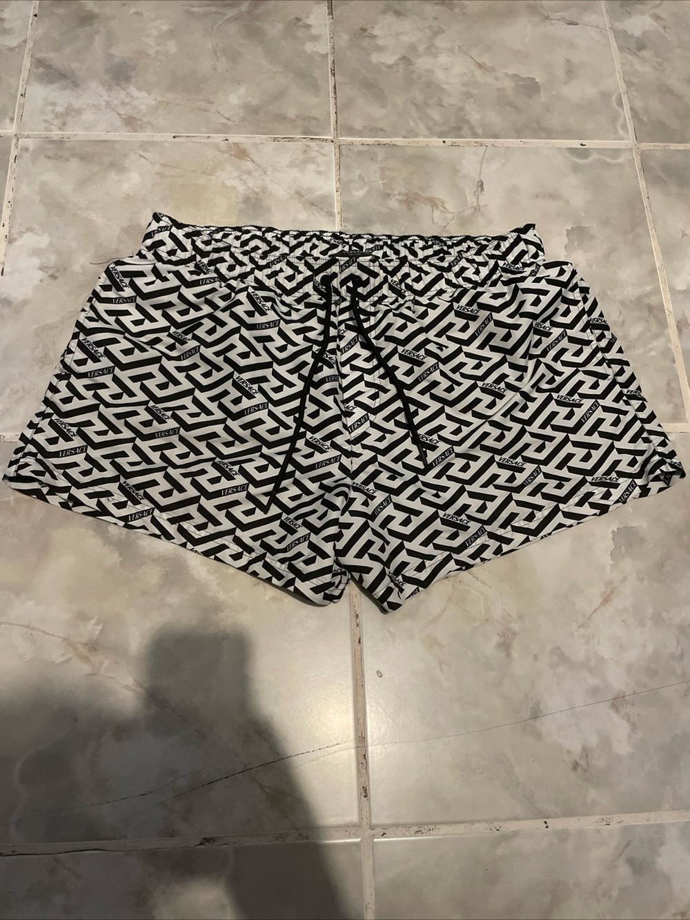 Versace Men’s “La Greca” Monogram Geometric Swim Trunks Shorts SZ 6 MSRP$598